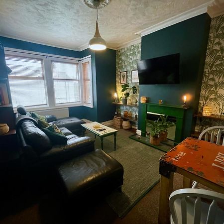 Stylish And Artistic Flat In Southend On Sea Apartment Exterior foto